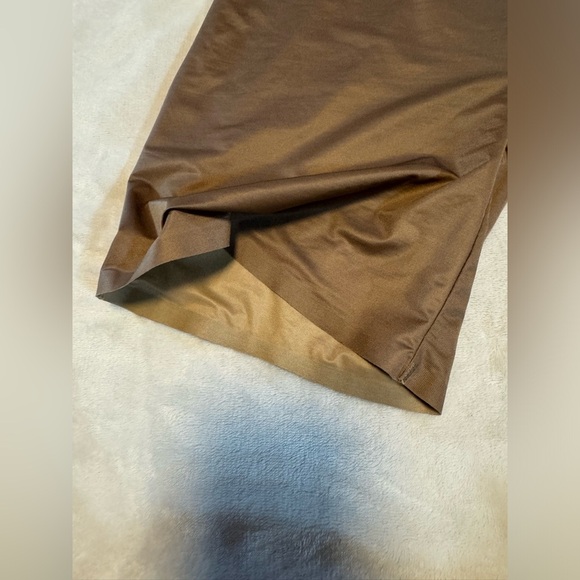 Spanx Reversible Smoothing Shorts - Picture 8 of 9